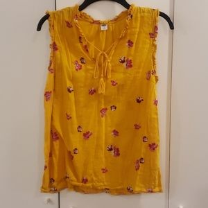OLD NAVY SLEEVELESS GOLDEN ROD FLORAL TOP SIZE M